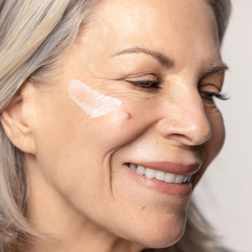 Brightening Serum with Vitamin C, Niacinamide & Peptides