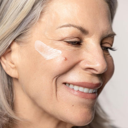 Brightening Serum with Vitamin C, Niacinamide & Peptides